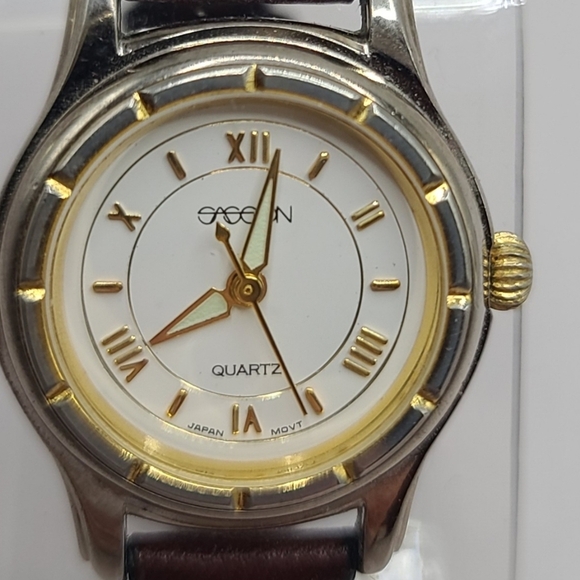 Vintage Sasson Women's Watch - Picture 2 of 4